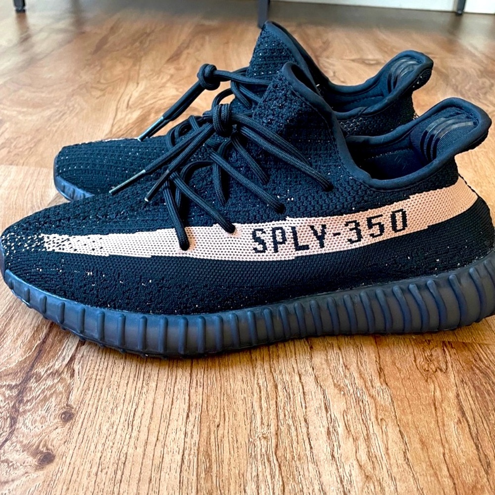 YEEZY 350 Boost